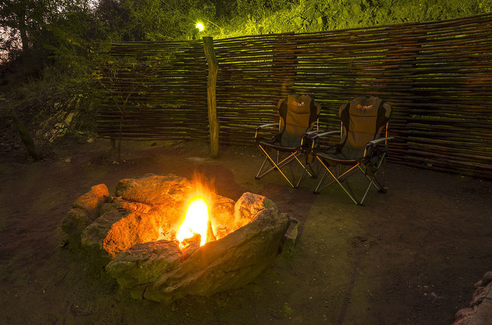 Raptor Retreat Game Lodge โฮดสปรูท ภายนอก รูปภาพ