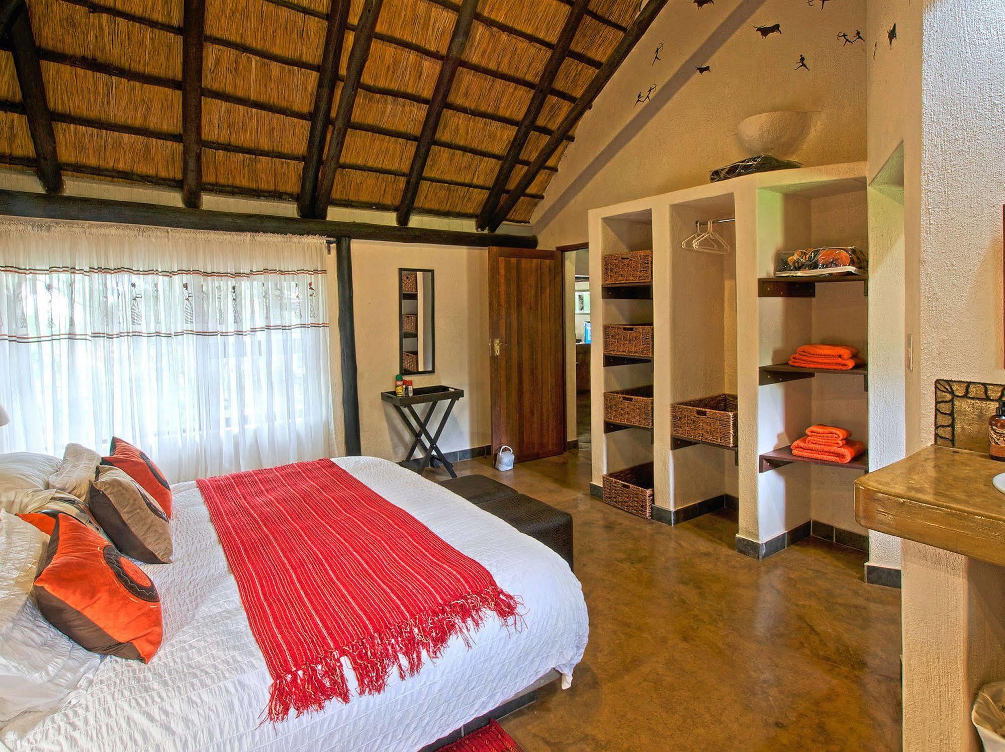 Raptor Retreat Game Lodge โฮดสปรูท ภายนอก รูปภาพ