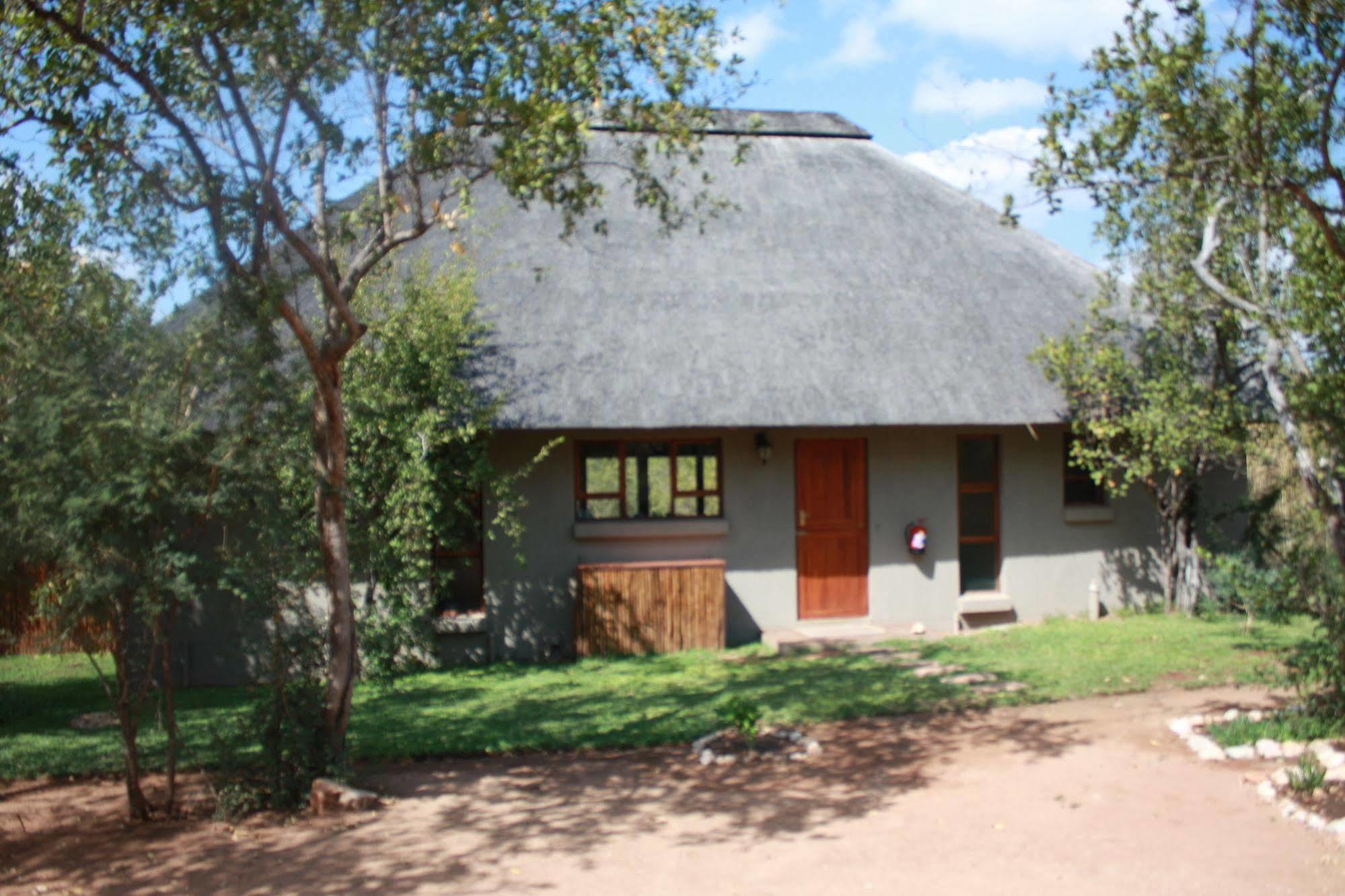 Raptor Retreat Game Lodge โฮดสปรูท ภายนอก รูปภาพ