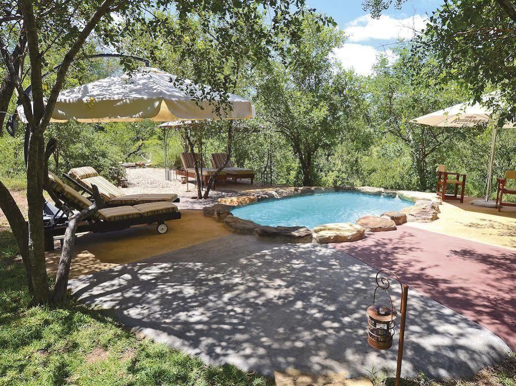 Raptor Retreat Game Lodge โฮดสปรูท ภายนอก รูปภาพ